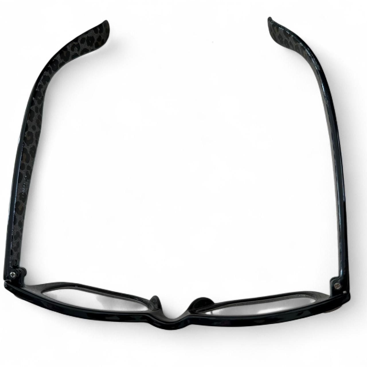 Occhiali & Lenti: Women's Black and Silver Sunglasses – Nuovo (secondo la descrizione) da Zürich venduto da onlyifashion 1