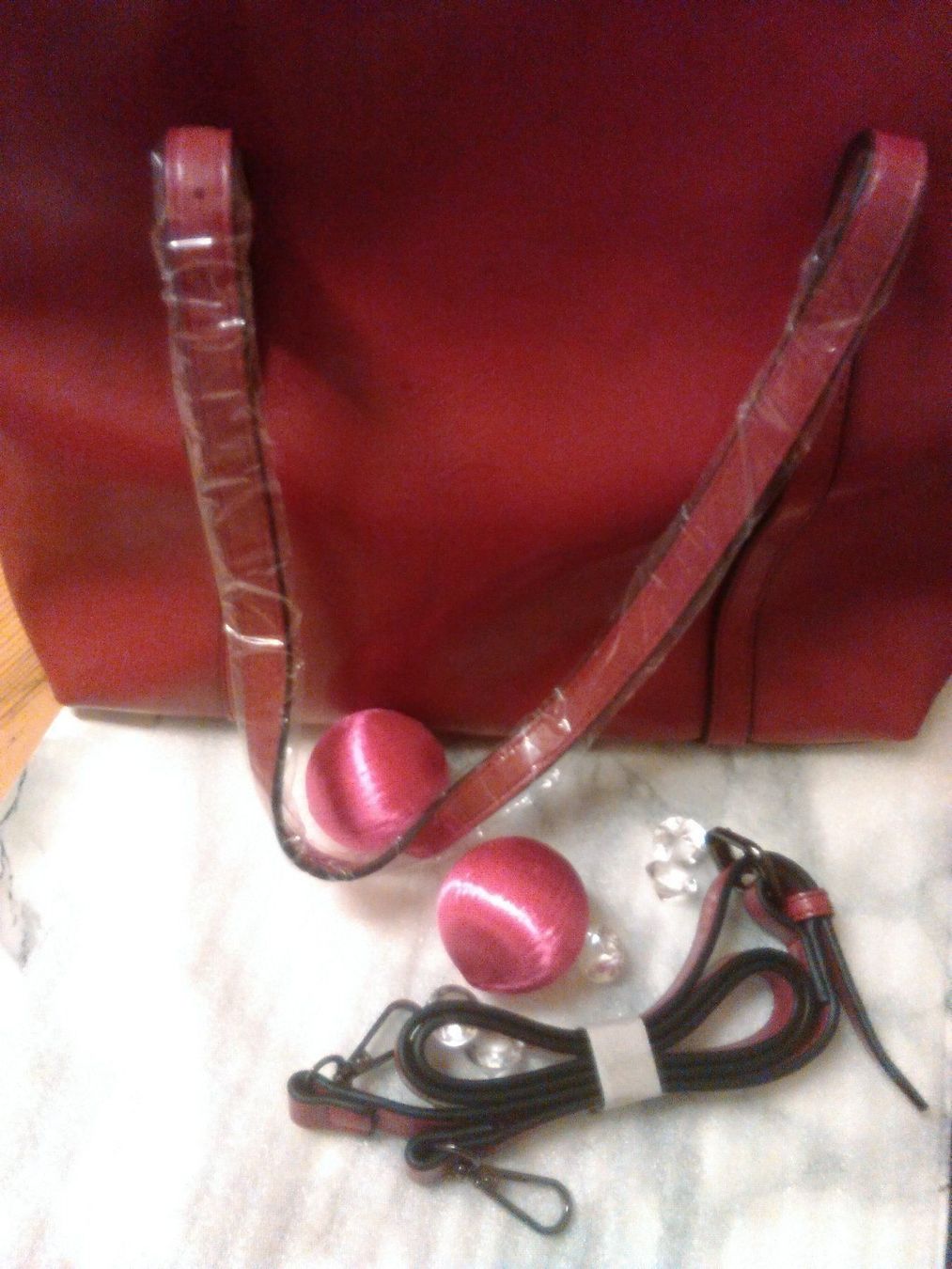 Sacs femmes: HANDTASCHEN;;ECHTES LEDER;ROT FARBE – Neuf (Voir description) à Basel par bijoutrie_4 4
