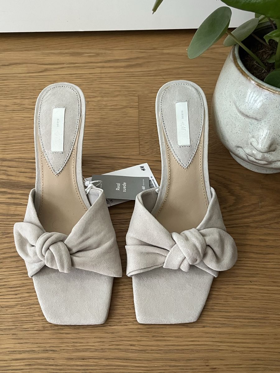 H&M Scarpe da donna: Mules aus Wildleder – Nuovo e nell'imballaggio originale da Bern venduto da SinaArikan 1