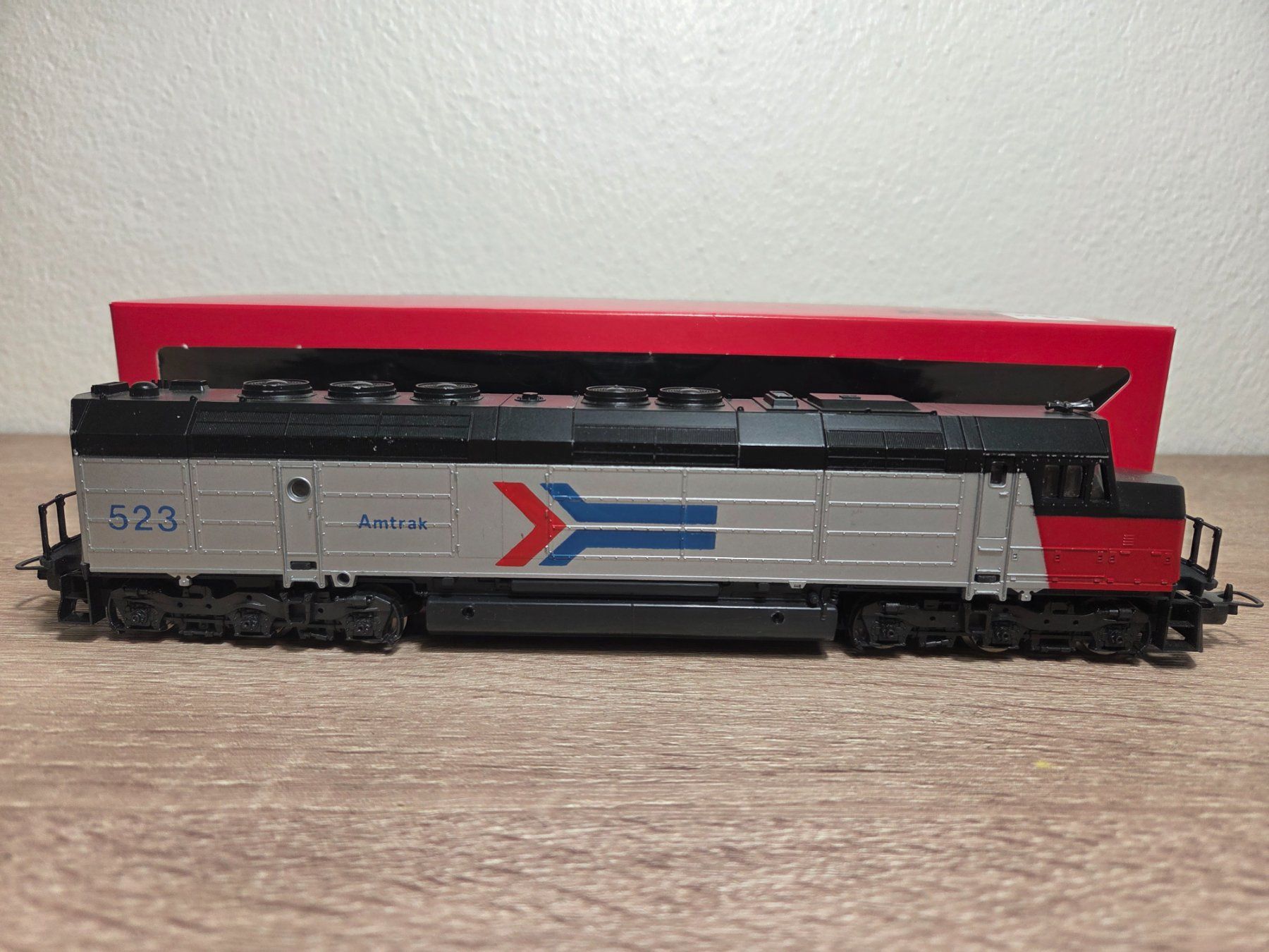 Lima Modelleisenbahnen: Lima 523 Diesellok Amtrak H0 – Gebraucht aus St-Aubin-Sauges von Lo_Go 1
