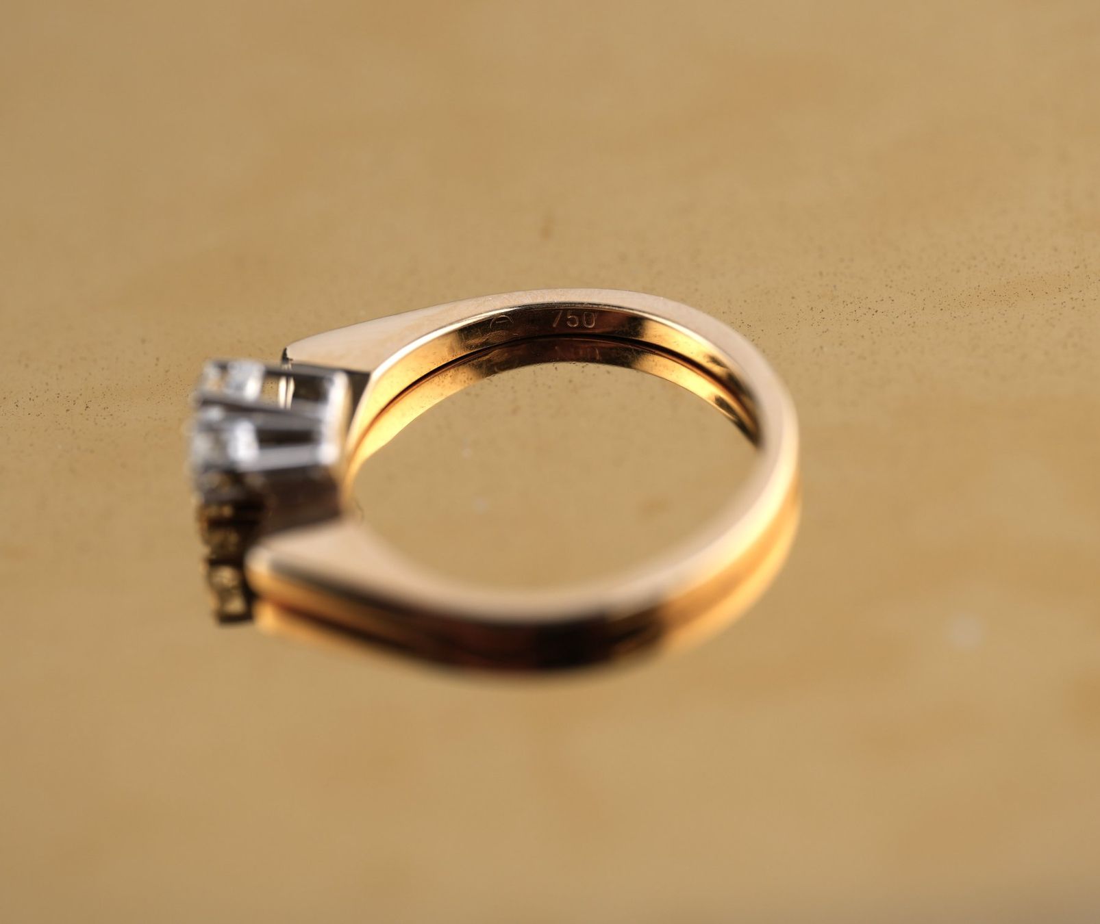Anelli: Goldring 18K mit 3 Diamanten – Usato da Basel venduto da Vip24 4