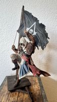 Assassin's Creed IV Black Flag Bucaneer Edition Figur + mehr
