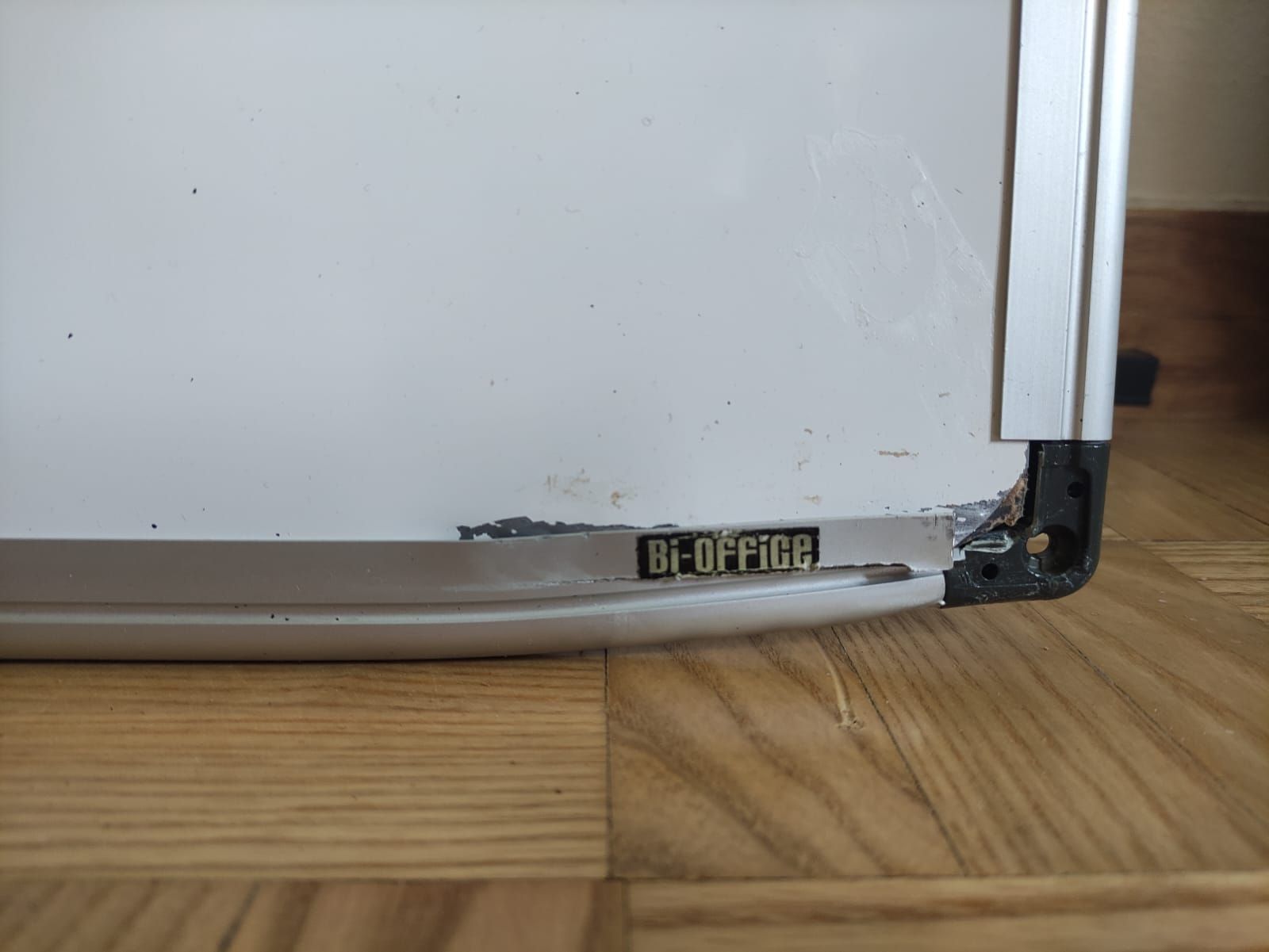 Wandtafeln: Magnet-Bürotafel – Gebraucht aus Zürich von Zen_dra