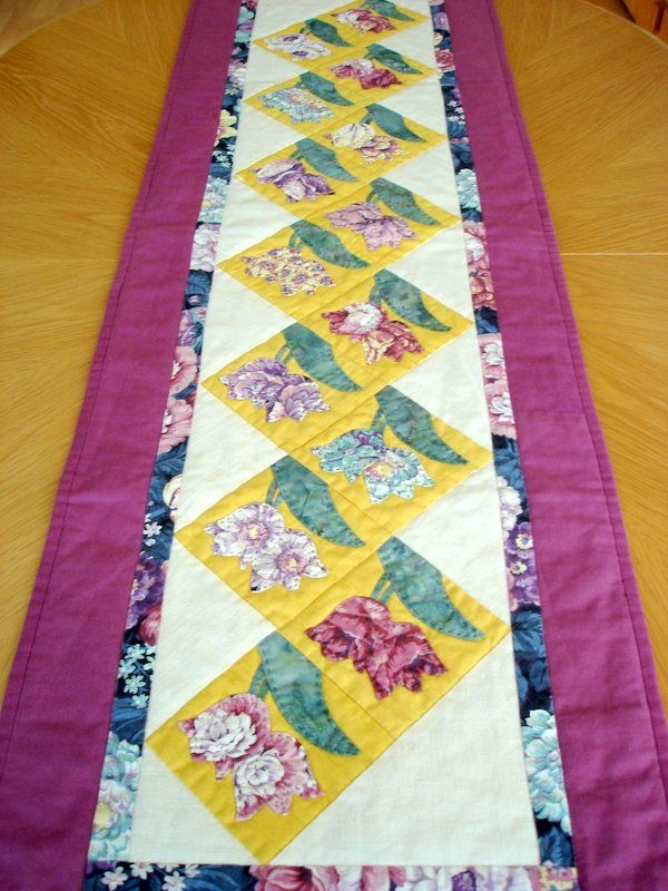Tappeti: Patchwork Tischläufer mit Blumenmotiv Handarbeit – Usato da Regensdorf venduto da anna059