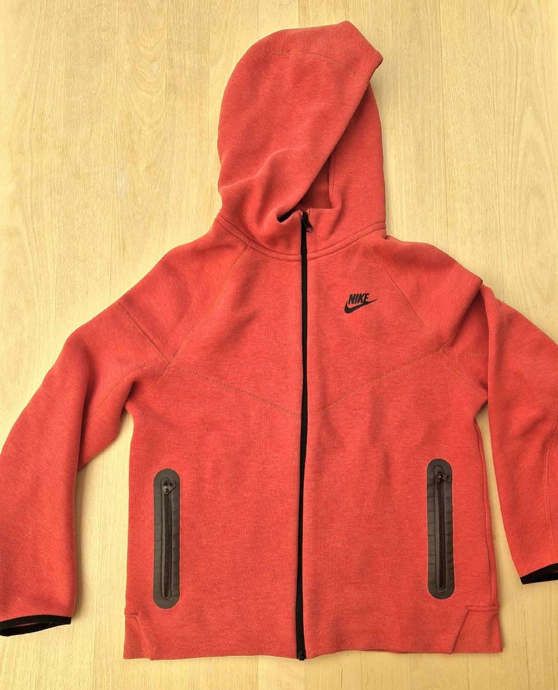 Nike Lotti di vestiti: Nike Tech Fleece Jogginganzug – Usato da Hinwil venduto da gelbwinnie