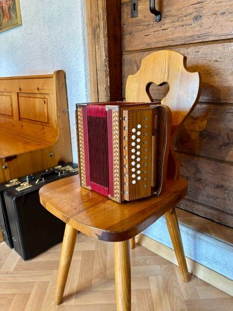 Instruments de musique: Schwyzerörgeli Christen A 2-chörig – D'occasion à Frutigen par MoMeJa 2