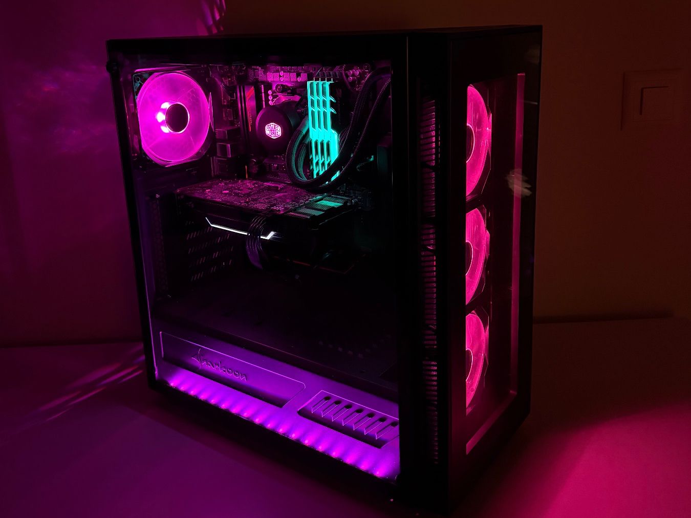 Amd PC: Gaming-PC mit RTX 2070 & 32 GB RAM – Nuovo (secondo la descrizione) da Schüpfen venduto da parrotscout24