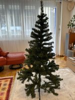 Weihnachtsbaum inkl. LED Kette und Baumständer