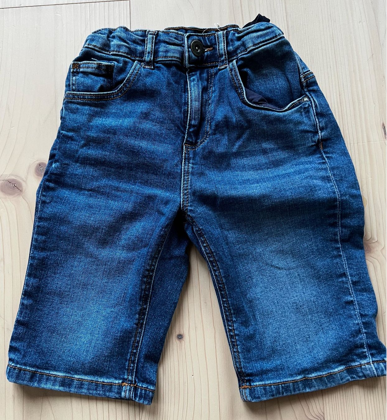H&M Pantalons: Shorts Kinder Gr.122 – D'occasion à Zürich par normanprice