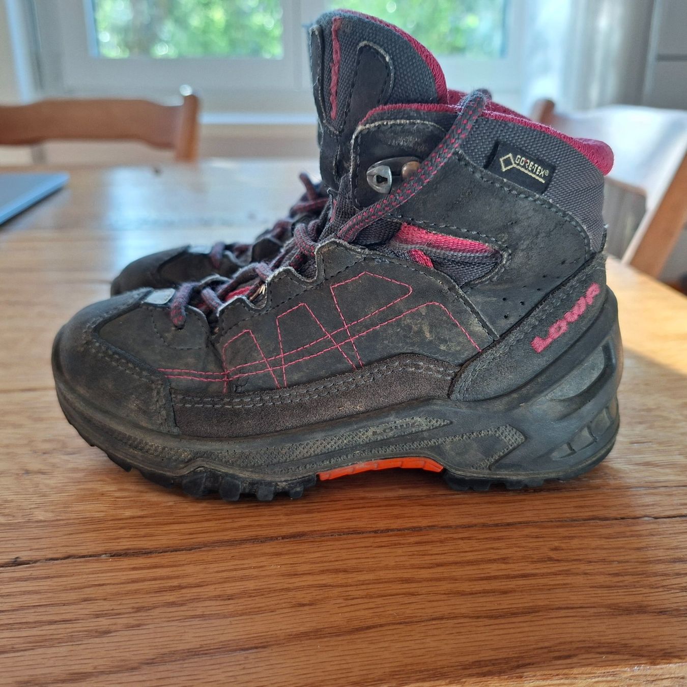 Schuhe für Jungen: Wanderschuhe Kinder – Gebraucht aus Basel von Domisa1 2