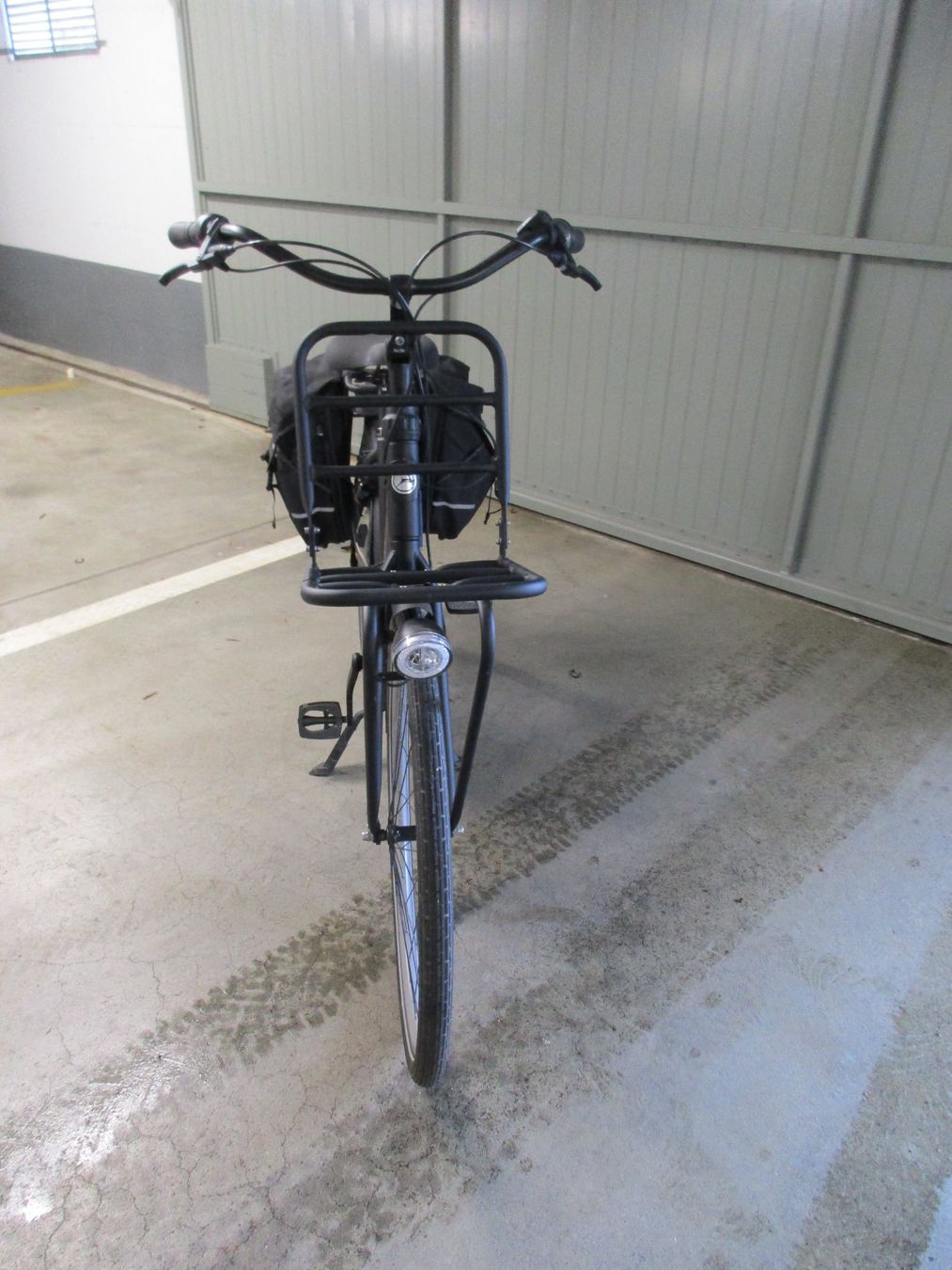 Velos: Neuwertiges Damen-Holländer-E-Bike – Neu (gemäss Beschreibung) aus Steinhausen von Ursina007 8