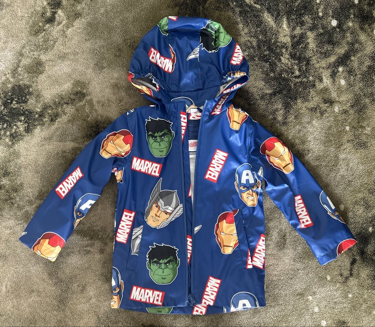 Jacken & Mäntel: Regenjacke - MARVEL - 98 – Gebraucht aus Zollikon von JuRock