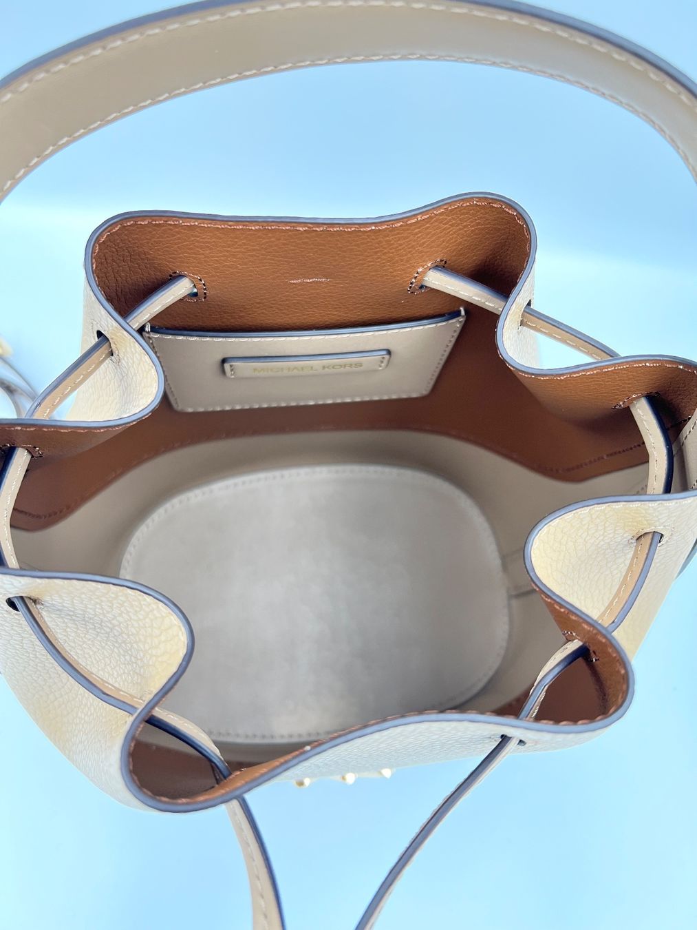 Michael Kors Borse da donna: Michael Kors Tasche reed bucket camel – Nuovo e nell'imballaggio originale da Wiedlisbach venduto da Sistershop 3