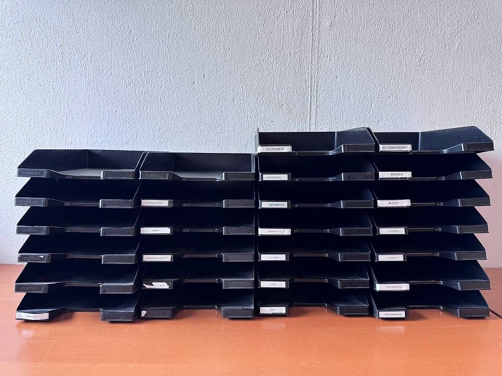 Behälter & Ähnliches: Ablagefächer A4 schwarz stapelbar – Gebraucht aus Uesslingen von sab_lj2l