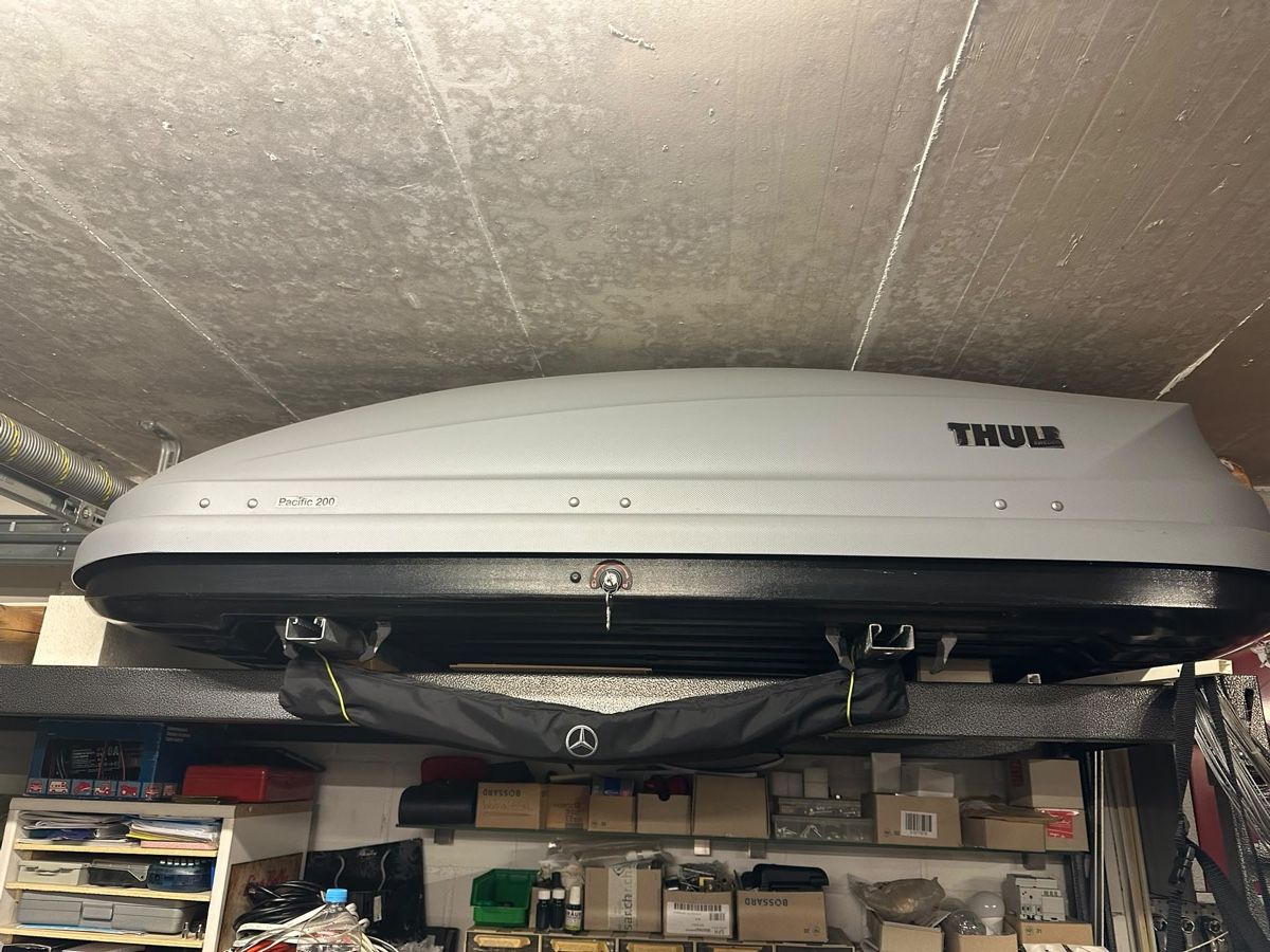 Thule Box da tetto: Dachbox Thule pacific 200 – Usato da Gränichen venduto da Nicci10