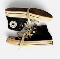 Schwarze Converse All Star