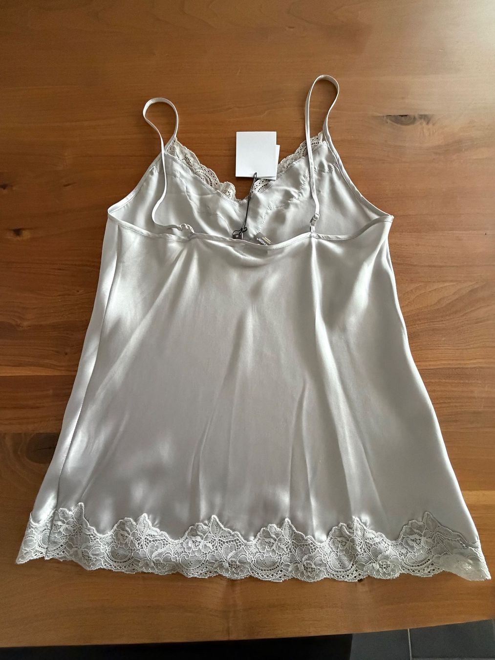 Manor Tops: OVP Seiden Camisole mit Spitzendetails, Grösse M – Neu und originalverpackt aus Wilen b. Wollerau von rosmarin13 2