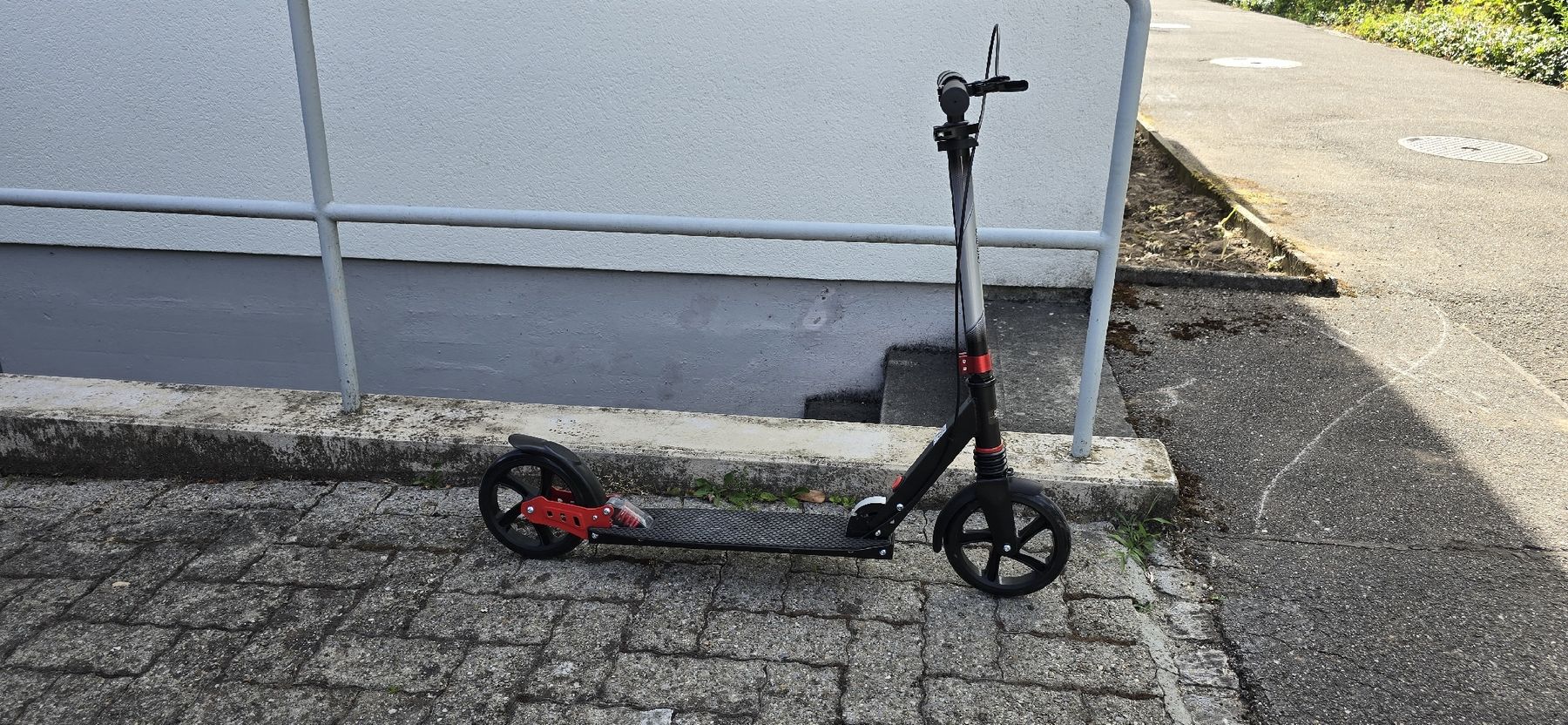 Scooters: Carromco Tretroller - Lugano 200 - mit grossen Rädern – Gebraucht aus Bellach von Lorrgash
