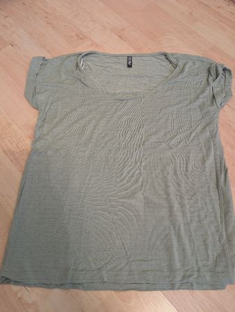 T-Shirt von Pieces in Grün mit Glitzerstreifen, Grösse M