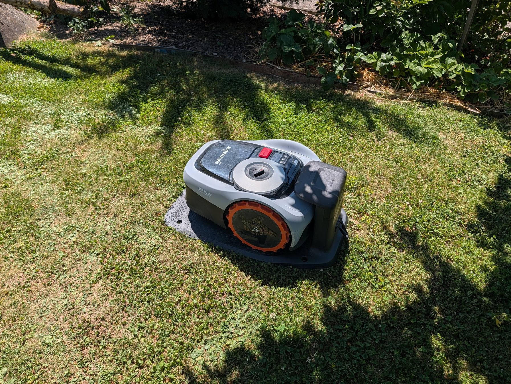 Segway Rasenmäher: Navimow i105E Mähroboter – Gebraucht aus Rafz von Flake2 2
