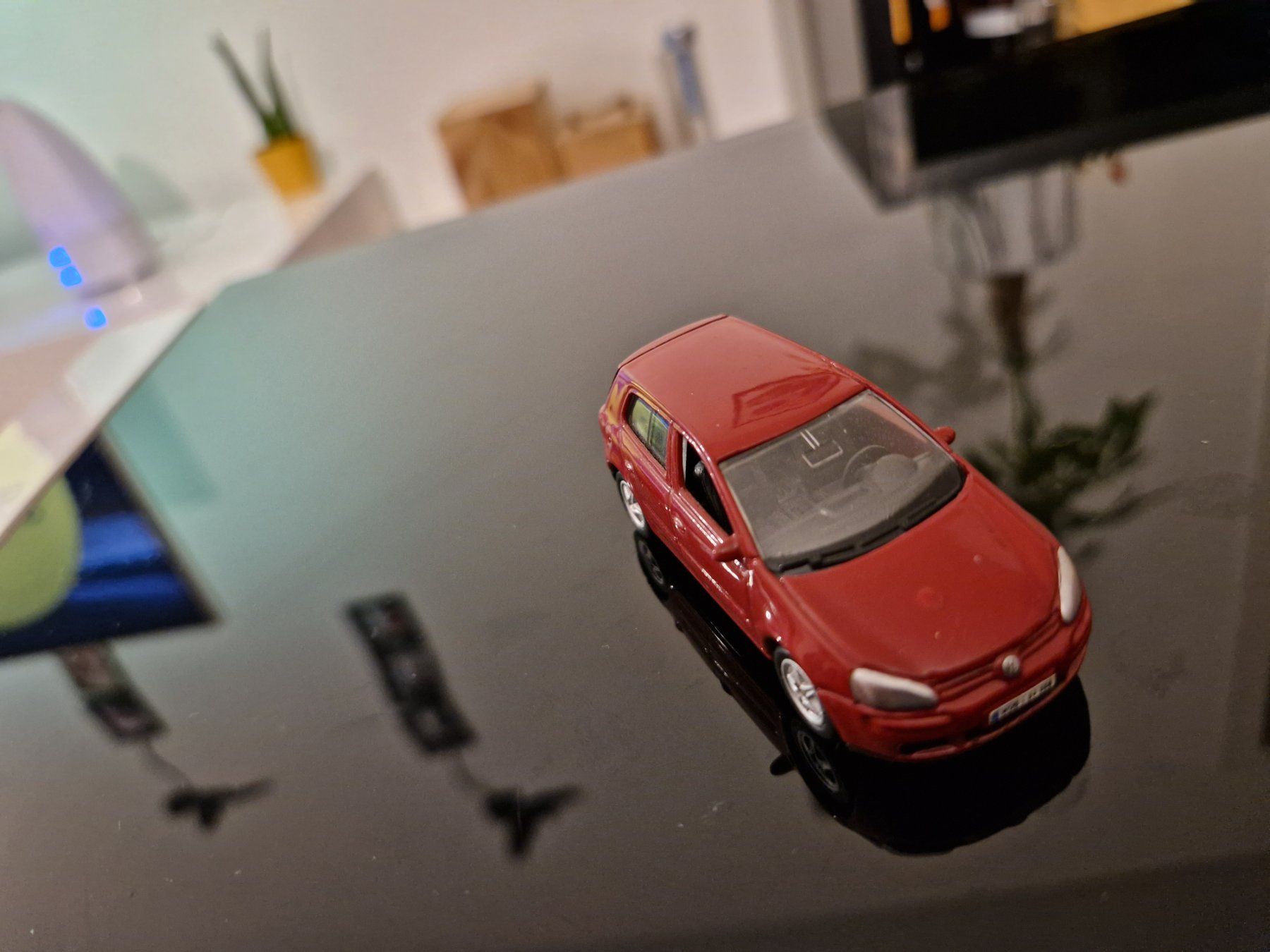 Volkswagen Modellini d'auto: Vw Golf V scale 1/43 – Usato da Meggen venduto da GoncallvesTiago21 1