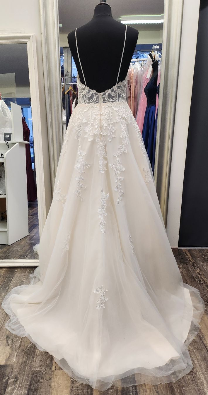 Kleider: Brautkleid – Neu (gemäss Beschreibung) aus Uster von VMT. 7