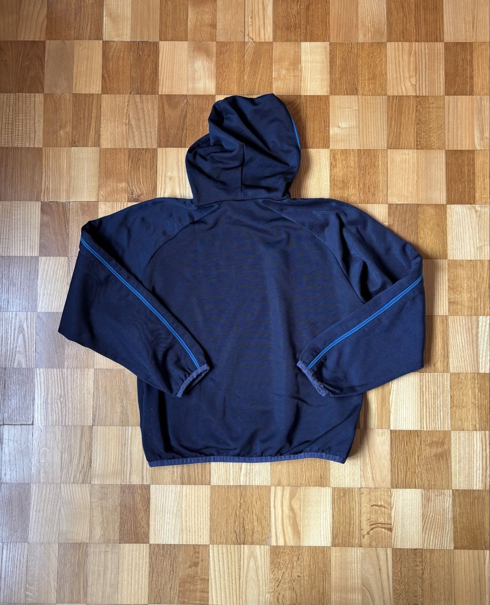 Nike Maglioni & Felpe: Vintage Navy Nike Hoodie – Usato da Bern venduto da Lelixino 1