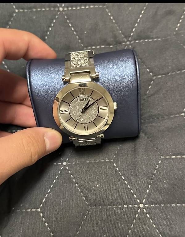 Guess Orologi: Neue Guess Damenuhr – Usato da Glattbrugg venduto da mir_vx2c 1