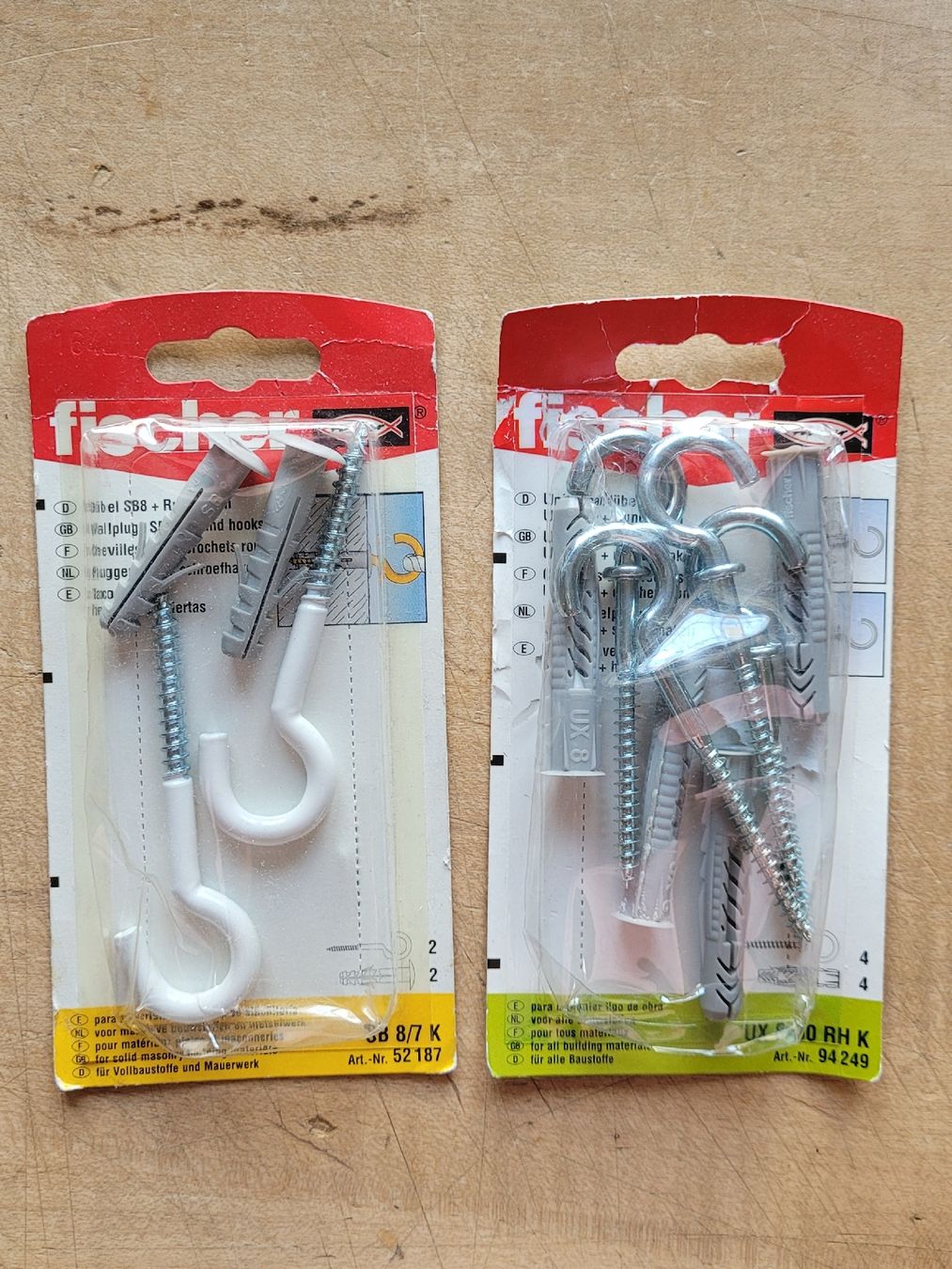 Ferramenta: 2 Pack Fischer Dübel + Rundhaken. OVP – Nuovo e nell'imballaggio originale da Zürich venduto da Engiadinabassa
