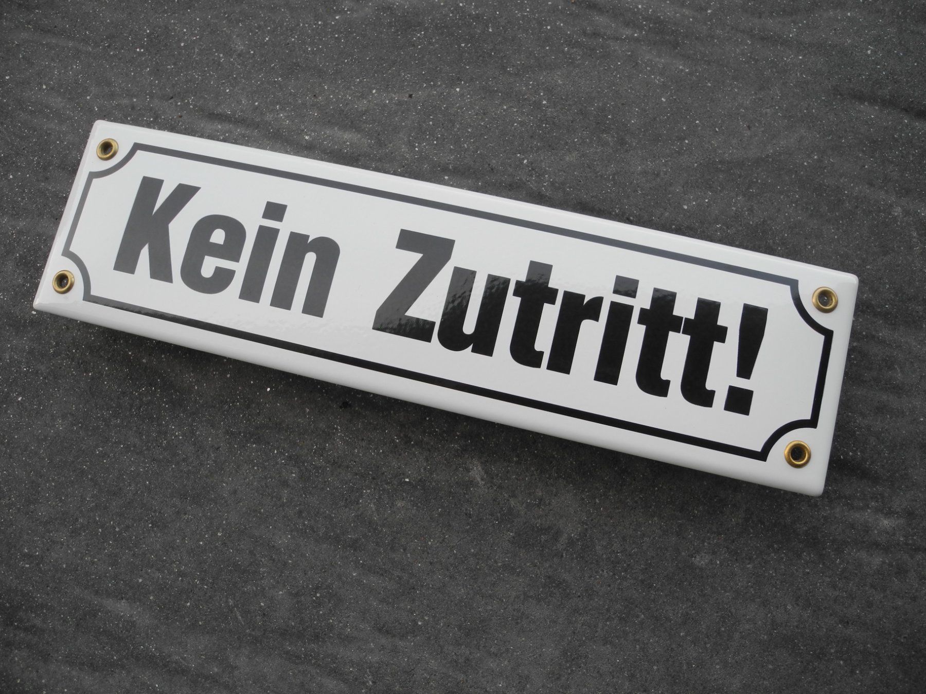 Insegne: KEIN ZUTRITT EMAIL – Usato da Reinach AG venduto da Huckleberrysix 1