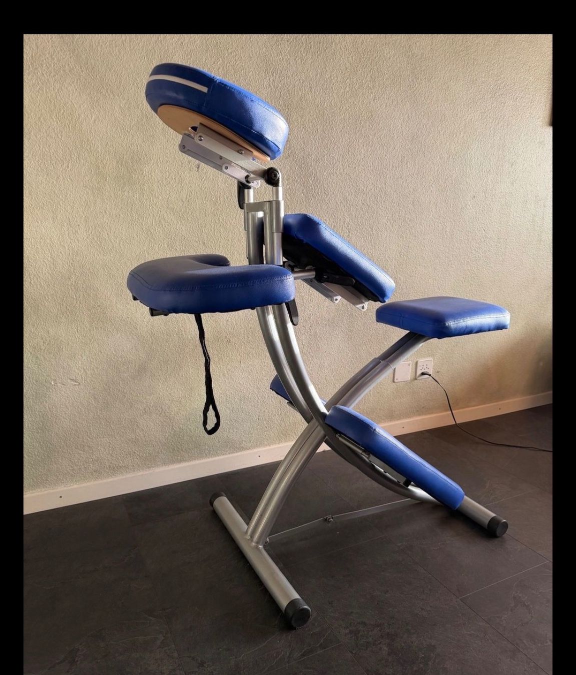 Dispositivi per massaggi: Massagestuhl / Therapiestuhl – Usato da Zürich venduto da natalie78 1