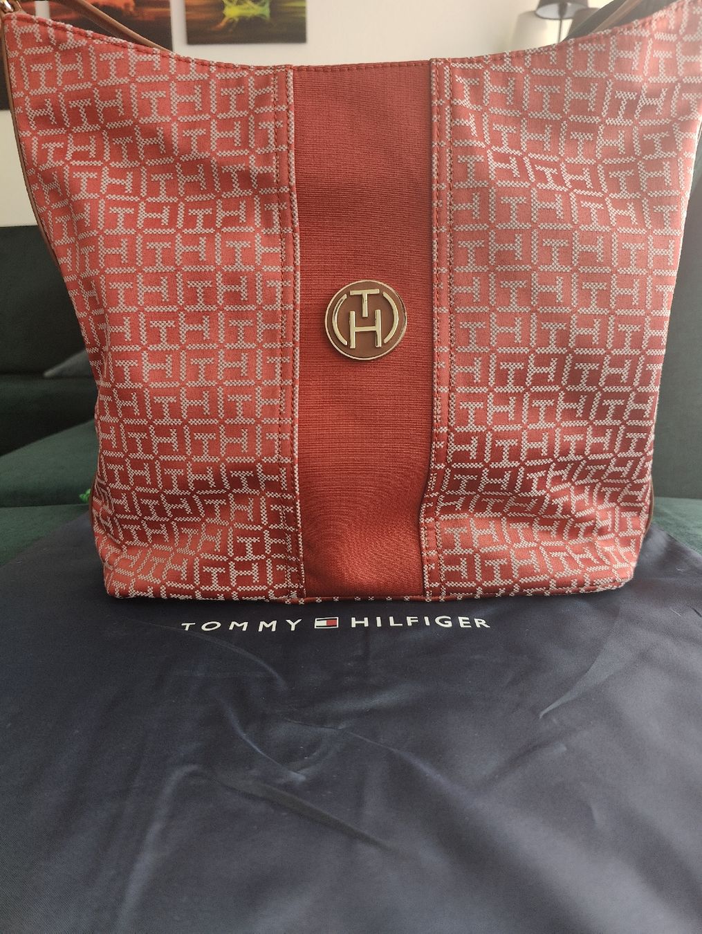 Tommy Hilfiger Taschen für Damen: Tommy Hilfiger Handtasche – Neu (gemäss Beschreibung) aus Adliswil von tan_mpy7 1