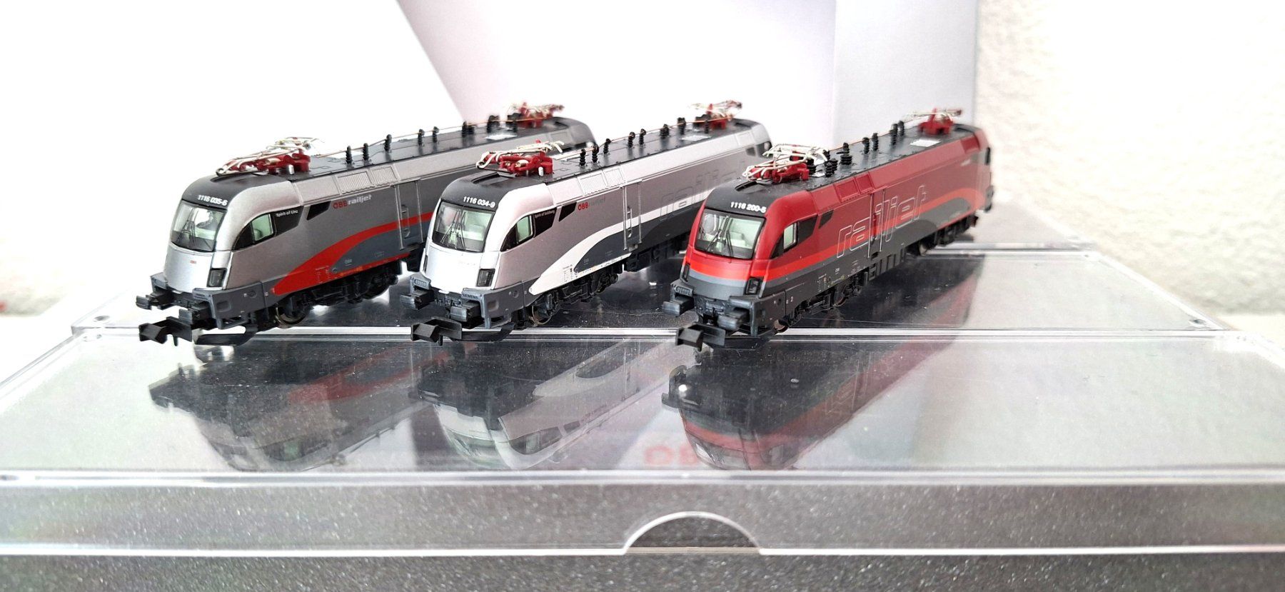 Hobbytrain Modellini di ferrovie: Hobbytrain ÖBB Railjet Set 3 teilig H2756 – Nuovo (secondo la descrizione) da Biberist venduto da Ntrains 2
