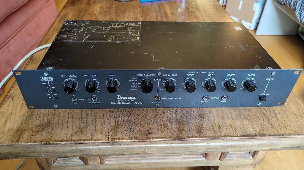 Ibanez Musikinstrumente: Ibanez AD202 – Gebraucht aus Vevey von OddEcho