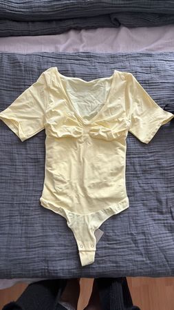 Creamy Body mit Ärmeln in XL