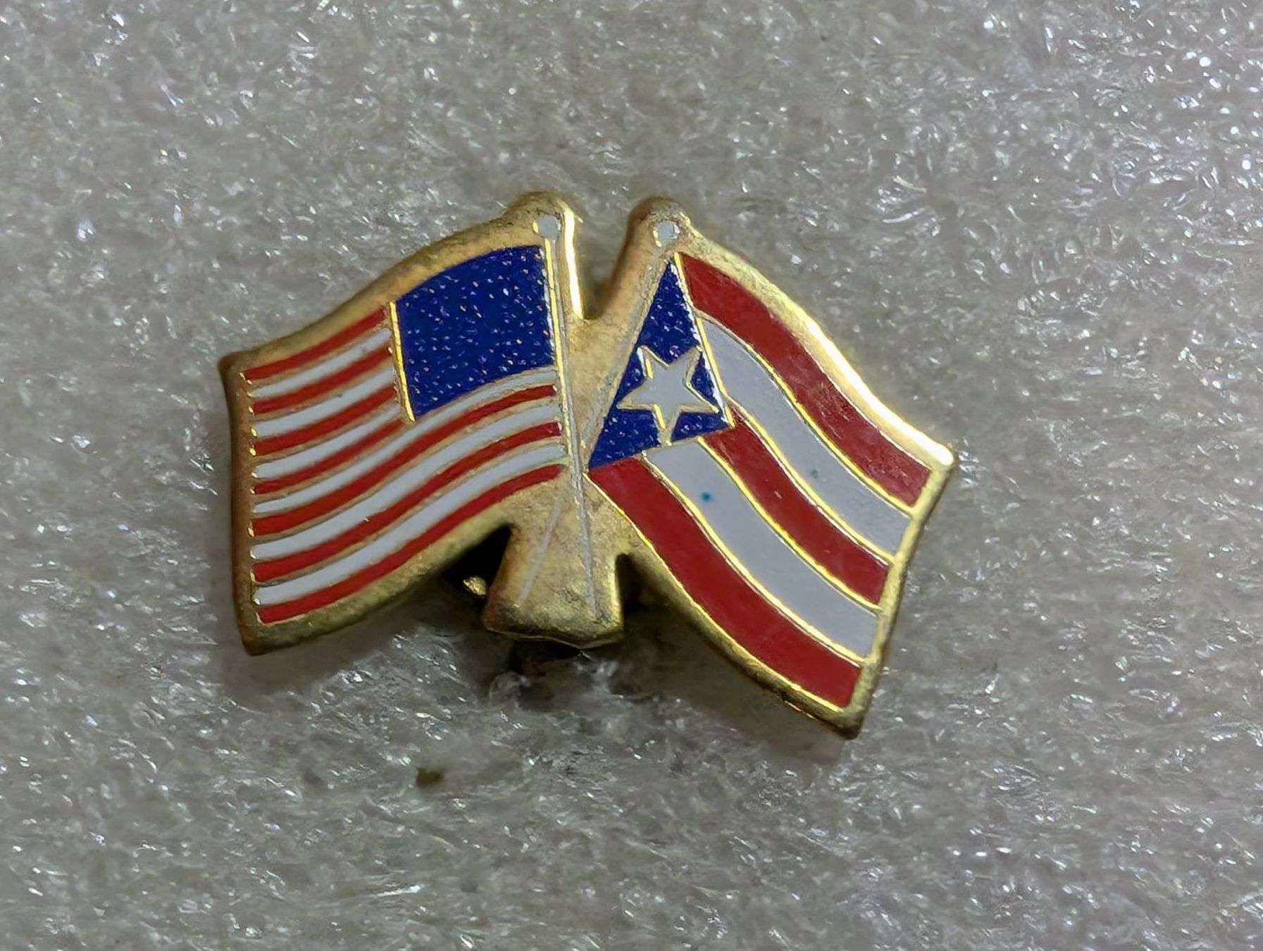 Placchette & Badge: Ansteckpin 4: Flaggen – Usato da Oppligen venduto da Pin-Fall-Shop