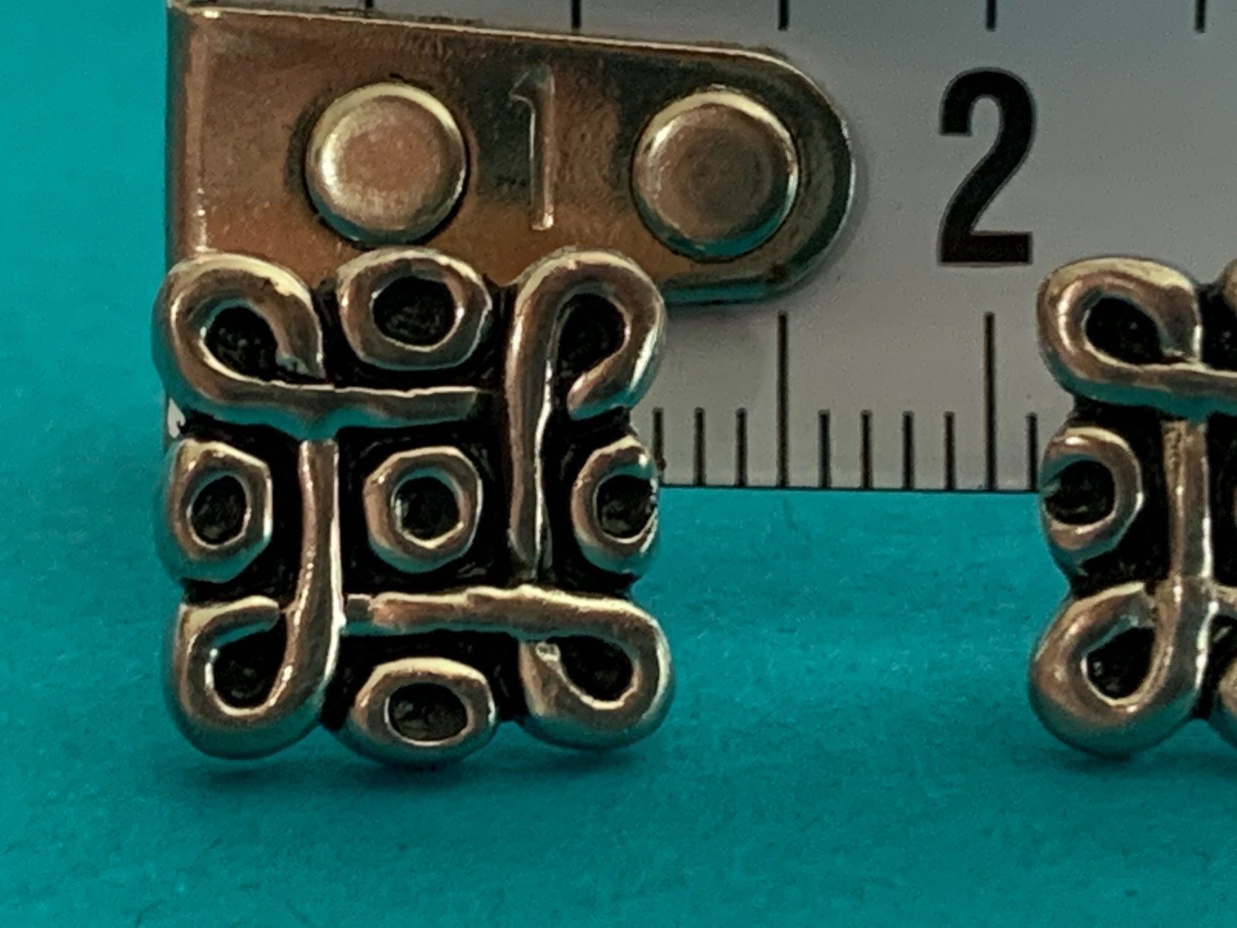 Orecchini pendenti & Orecchini a lobo: Silberohrstecker (925) karo sudoku – Usato da Dittingen venduto da Bellevista 3
