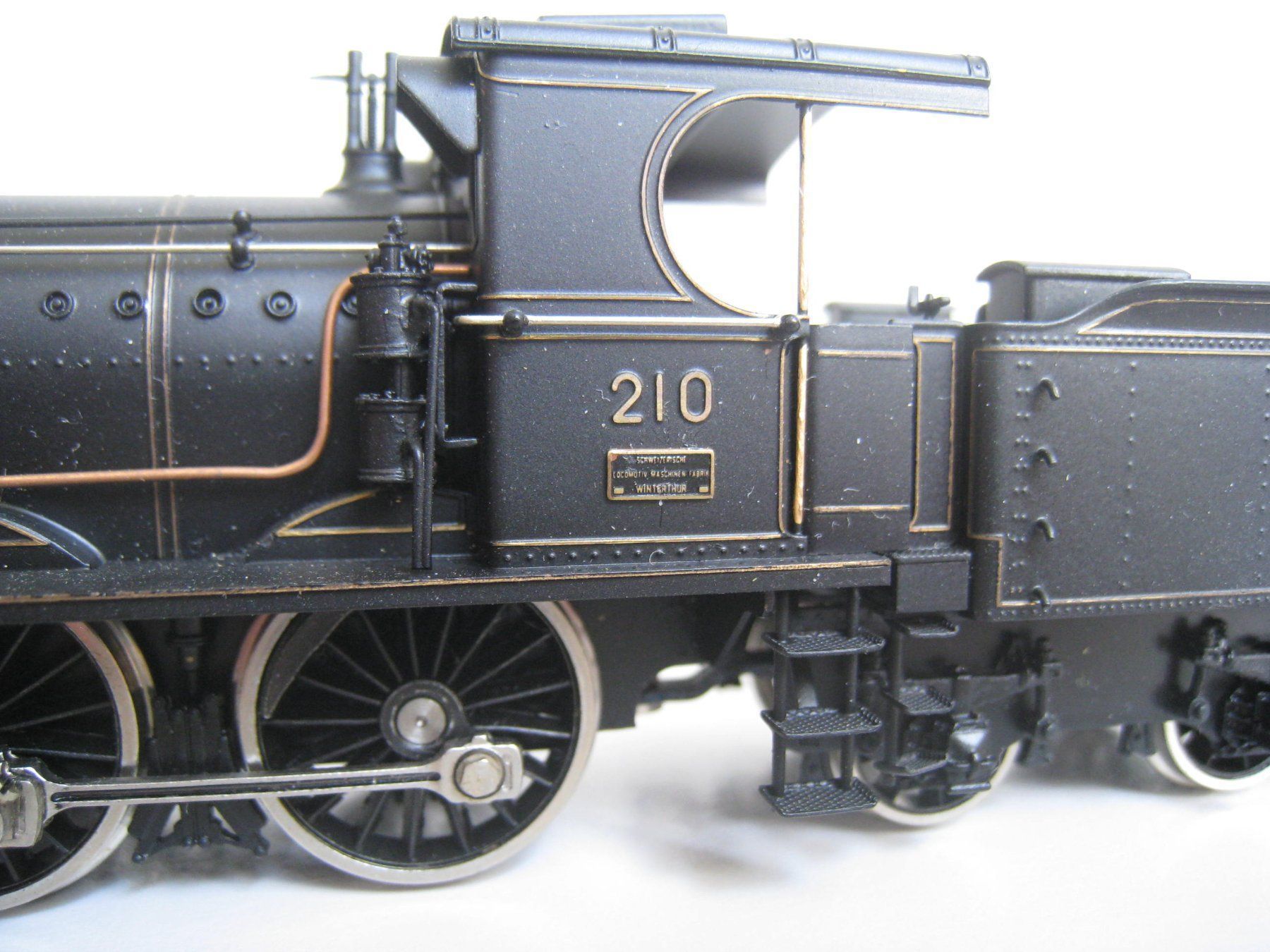 Metropolitan Modellini di ferrovie: Metrop A 3/5 Gotthardbahn-Dampflok Nummer 210,  764 – Usato da Buchs ZH venduto da swiss-train 1