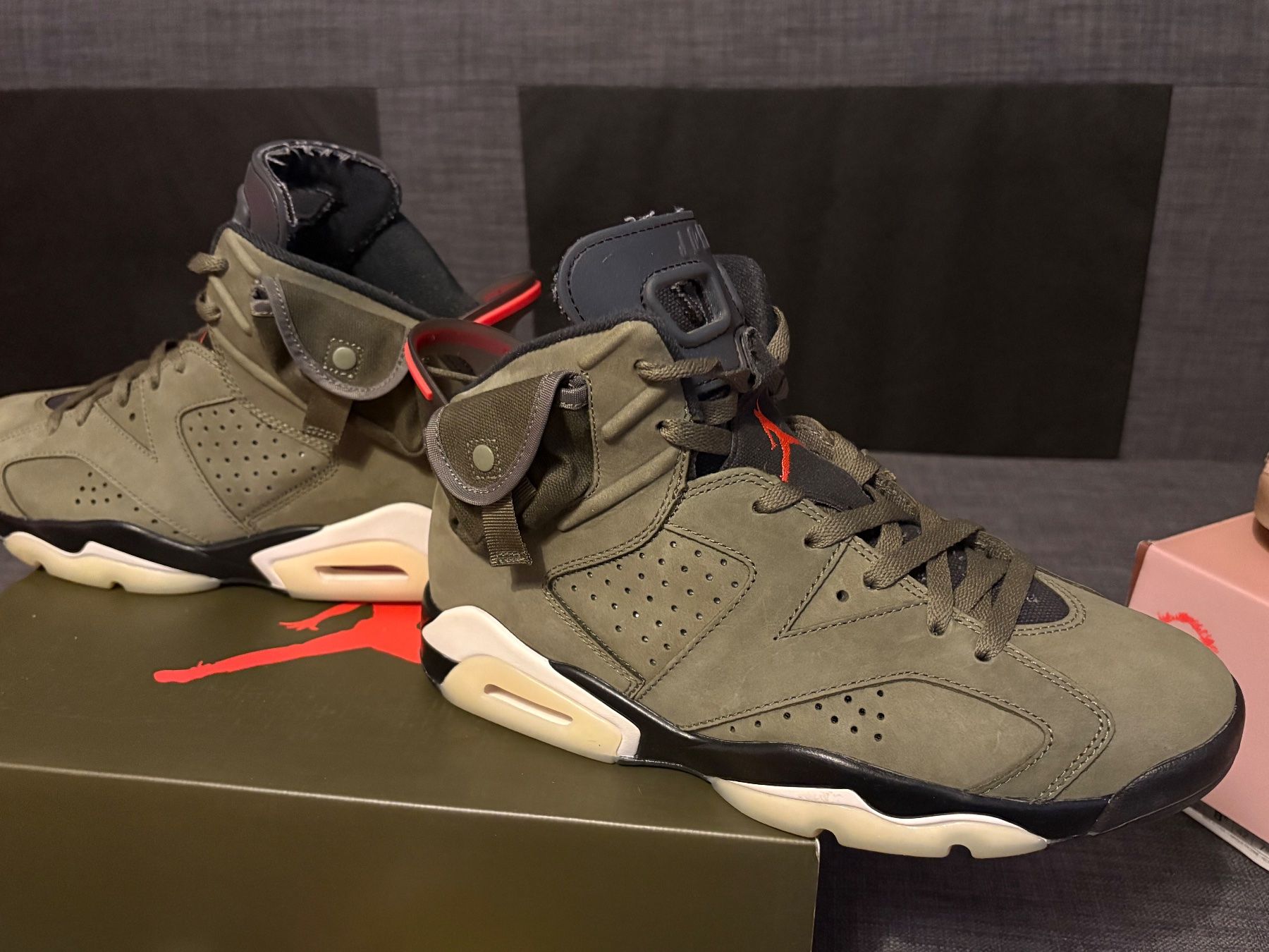 Jordan Scarpe da uomo: Air Jordan 6 x Travis Scott olive – Usato da Wallisellen venduto da ntroulis80