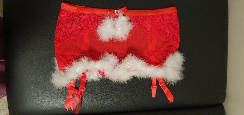 Altra biancheria intima: Strumpfhalter himbeerrot mit Federn Weihnachten – Nuovo (secondo la descrizione) da Stansstad venduto da InStyle8