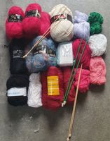 Wolle/Garn mit Stricknadeln