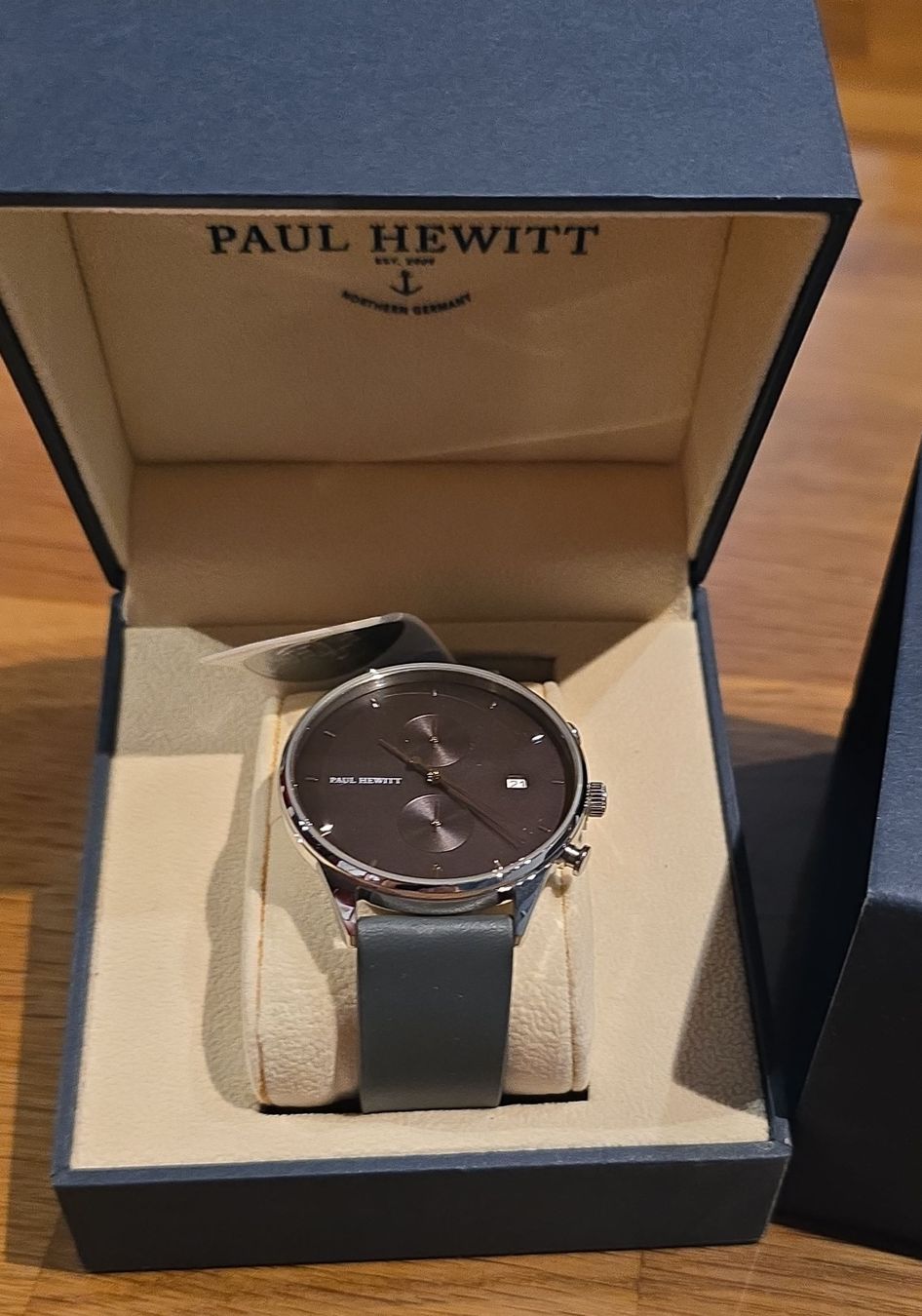 Paul Hewitt Orologi: Paul Hewitt Uhr dunkelgrau mit Lederarmband neu – Nuovo e nell'imballaggio originale da Basel venduto da rev_26s7