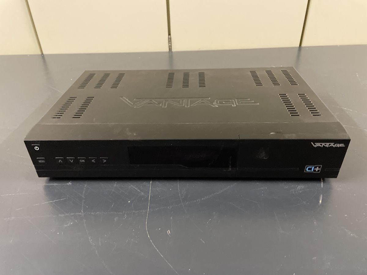 Ricevitori: Vantage VT 100C – Usato da Dagmersellen venduto da vonTV