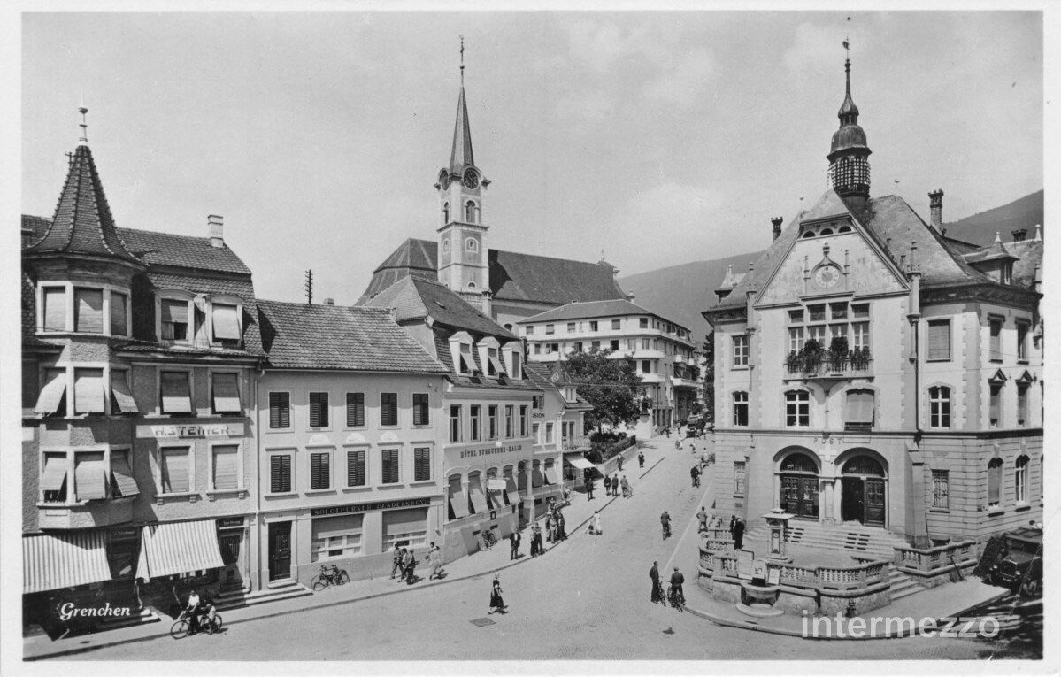 Cartoline postali: Grenchen SO // 1913 Zentrum Platz – Usato da Basel venduto da intermezzo12