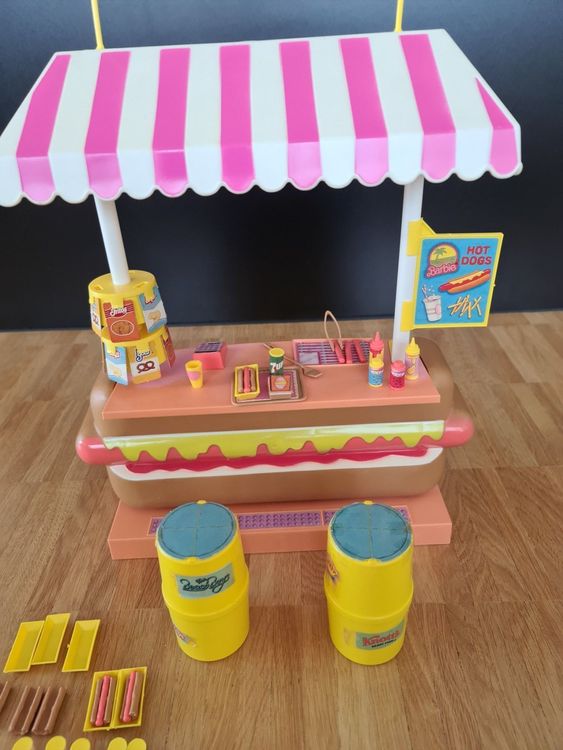 Barbie hot dog online stand