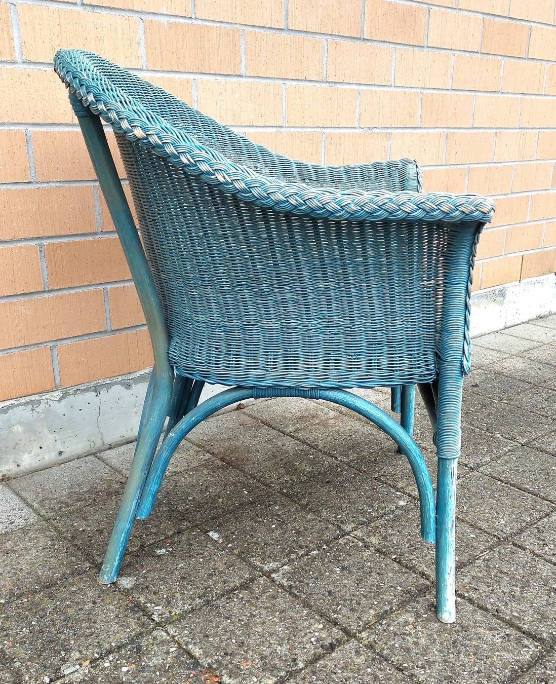 Stühle: Korbstuhl für Balkon, Terrasse oder Garten – Gebraucht aus Oberarth von  2