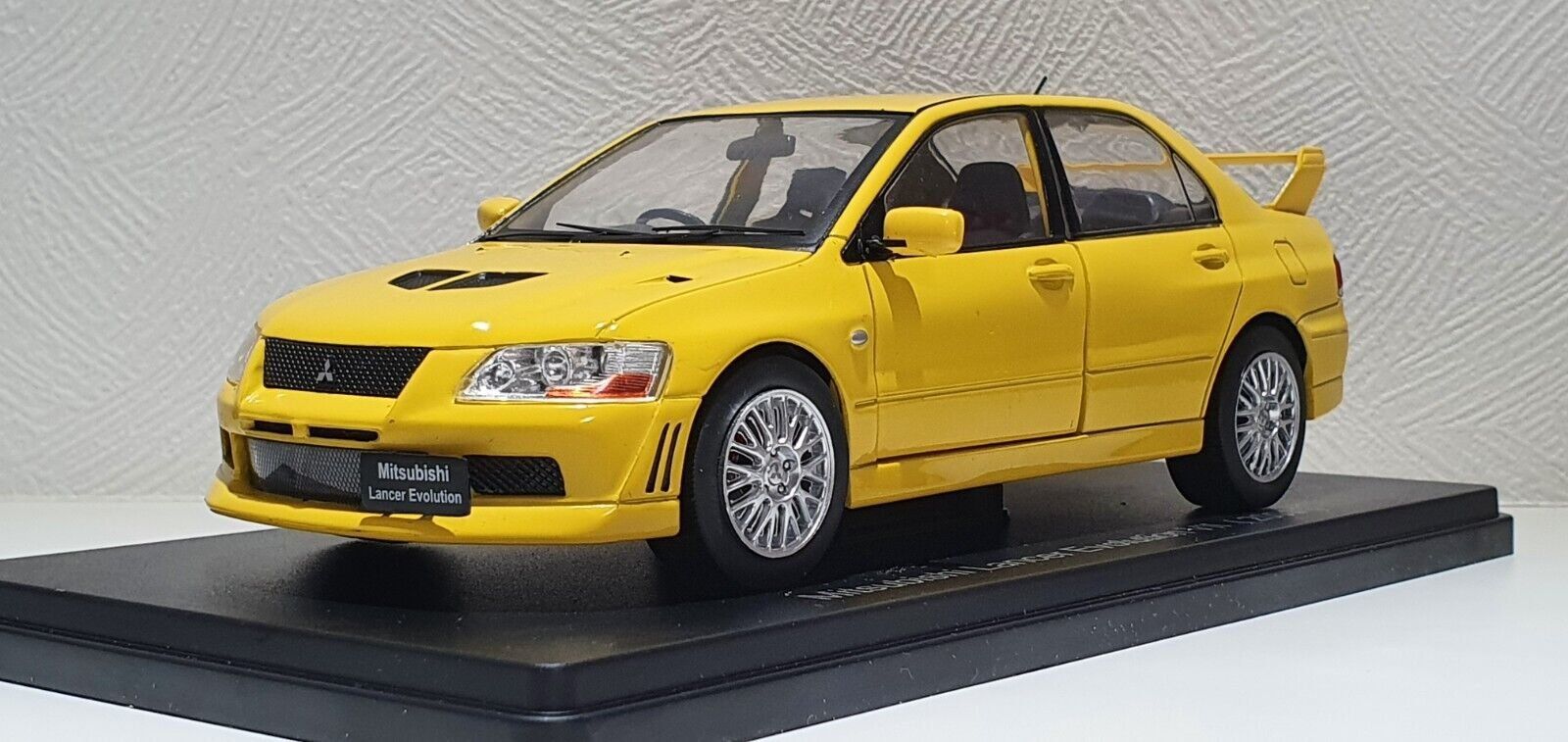 Mitsubishi Modellautos: Mitsubishi Lancer Evolution VII 2001-2004 RHD gelb      1:24 – Neu und originalverpackt aus Gerlafingen von espero88