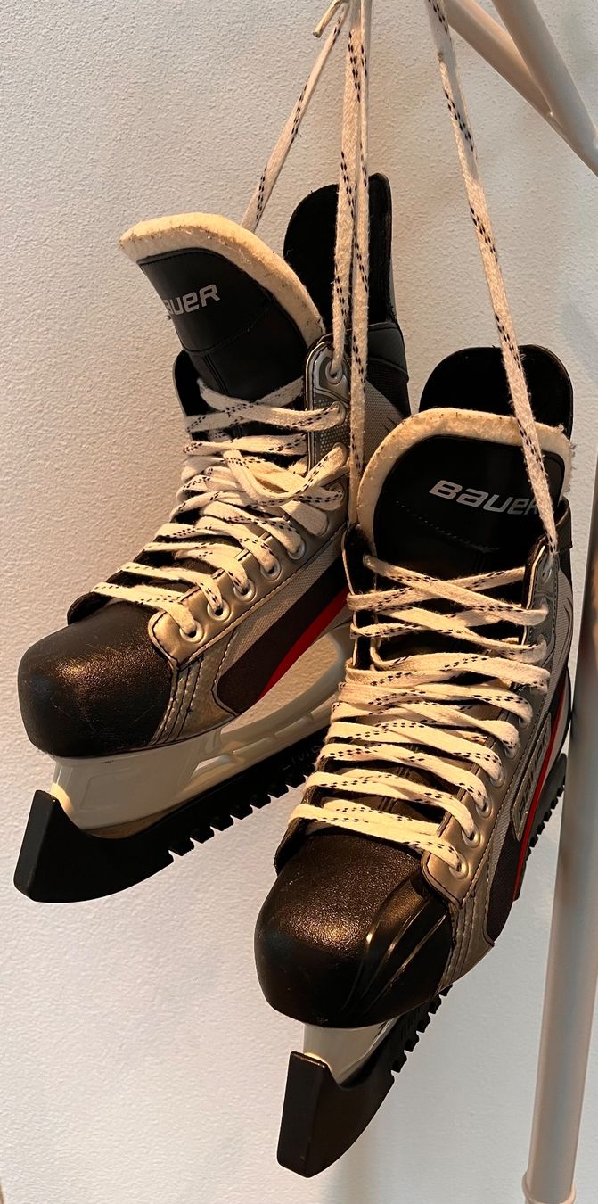 Bauer Pattini da ghiaccio: Bauer Eishockey-Schlittschuhe – Usato da Hinwil venduto da Oivil04 5