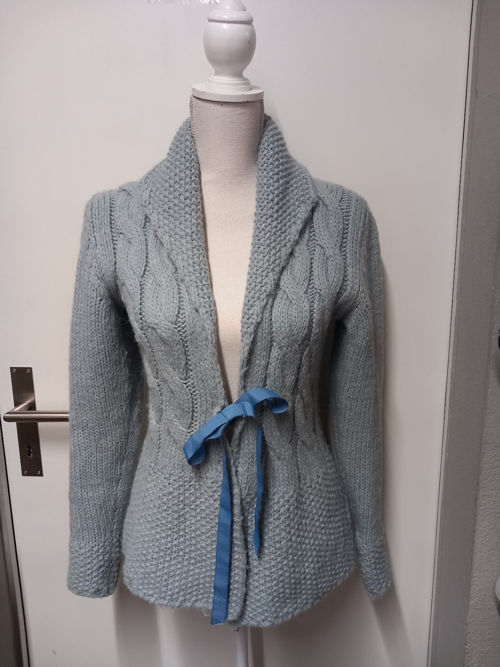 Giacche: Strickweste Avoca Gr.S Alpaka Wolle hellblau – Usato da Gwatt (Thun) venduto da umwelt-brocki