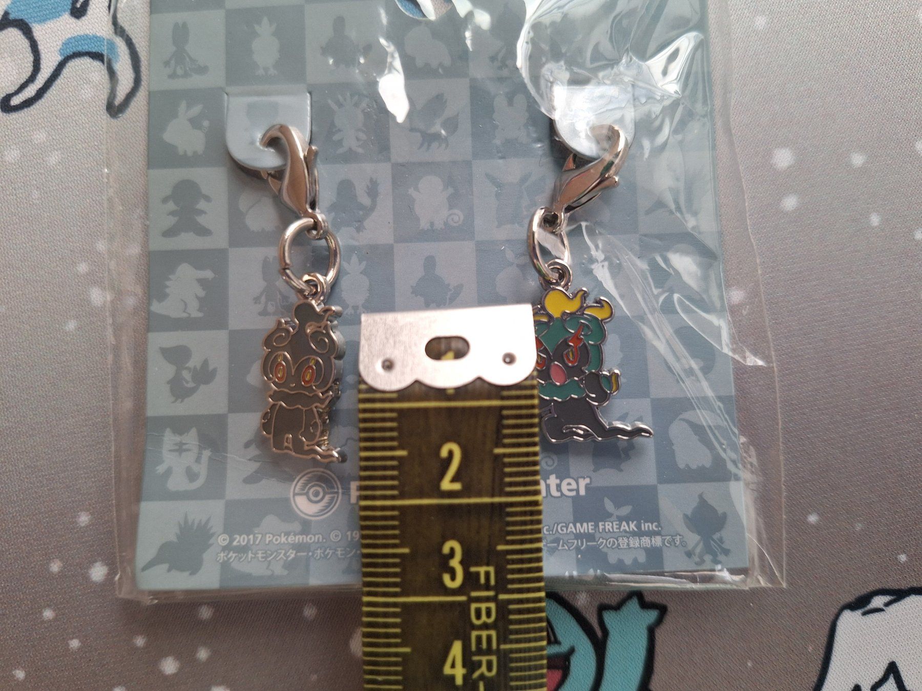 Pokémon Portachiavi: Pokemon Center Metal Charms, Marshadow – Nuovo (secondo la descrizione) da Spreitenbach venduto da misi.m 1